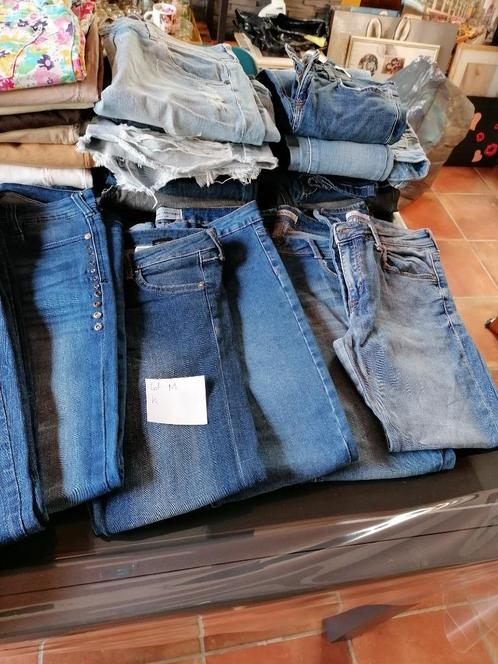 Lot vêtement taille M 42 pièces, Vêtements | Femmes, Packs de vêtements pour femmes, Porté, Enlèvement ou Envoi