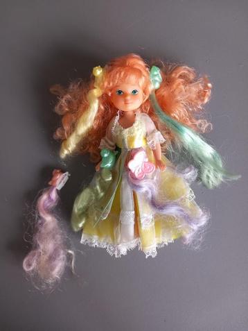 Mattel Lady Lovely Locks popje beschikbaar voor biedingen