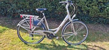 Damesfiets batavus in zeer goede staat beschikbaar voor biedingen