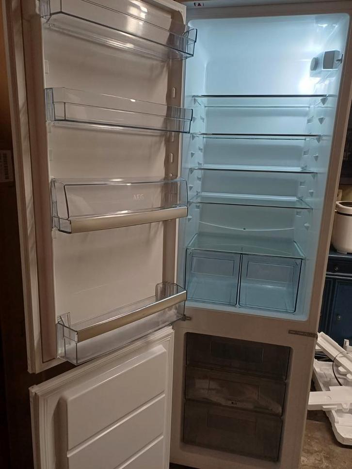 Inbouw koelkast/vriezer AEG, Elektronische apparatuur, Koelkasten en IJskasten, Zo goed als nieuw, Ophalen