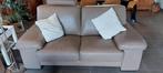 mooie tweezit, kwalitatief leder,taupe kleur 1.80m breed, Huis en Inrichting, Zetels | Zetels, Ophalen, Gebruikt