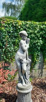 Betonnen Beeld op sokkel, Tuin en Terras, Tuinbeelden, Ophalen, Zo goed als nieuw
