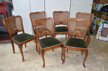 6 eetkamerstoelen beschikbaar voor biedingen