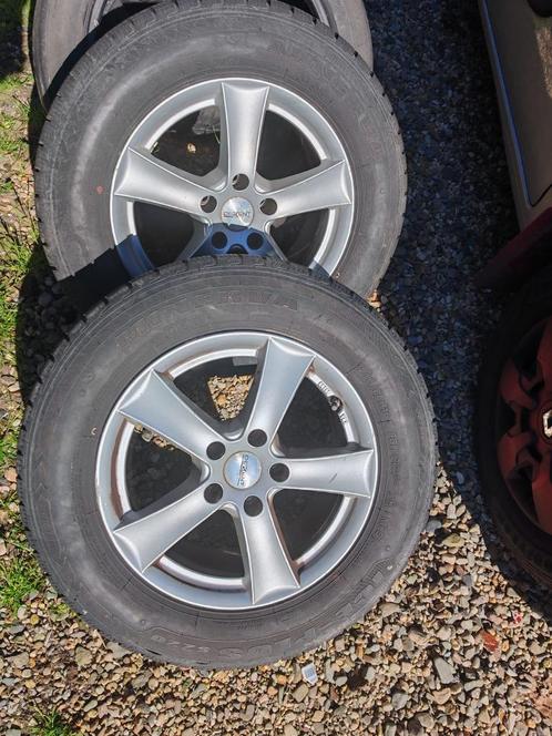 4 Dezent 16" velgen met winterbanden – 215/65 R16, Auto-onderdelen, Banden en Velgen, Velg(en), Winterbanden, 16 inch, Personenwagen