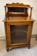 Vitrine élégante en acajou avec verre taillé, Maison & Meubles, 25 à 50 cm, Verre, Enlèvement, 50 à 100 cm