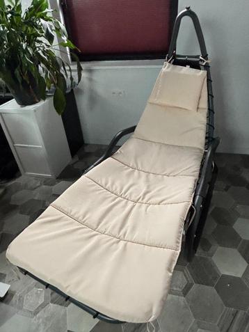 Luxe Ligstoel /Schommelstoel voor in de Tuin – Binnen & Buit beschikbaar voor biedingen
