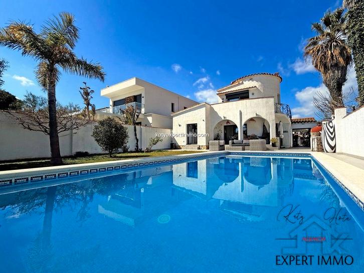 Villa 6/8p Empuriabrava Falconera met eigen ligplaats, Vakantie, Vakantiehuizen | Spanje, Costa Brava, Landhuis of Villa, Stad
