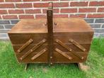 Oude houten vintage naaikoffer, Ophalen, Gebruikt