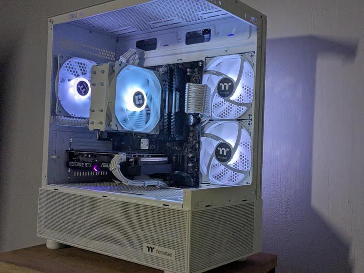 ULTRA White RTX Gaming PC | RTX 3060 Ti | 5600x | 32GB RAM, Computers en Software, Desktop Pc's, Zo goed als nieuw, 4 Ghz of meer