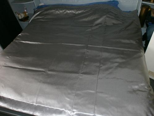 2 TENTURES comme neuves - gris argent 10€, Huis en Inrichting, Stoffering | Gordijnen en Lamellen, Zo goed als nieuw, Grijs, Ophalen of Verzenden