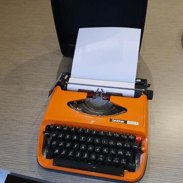 prachtige vintage typmachine Brother beschikbaar voor biedingen