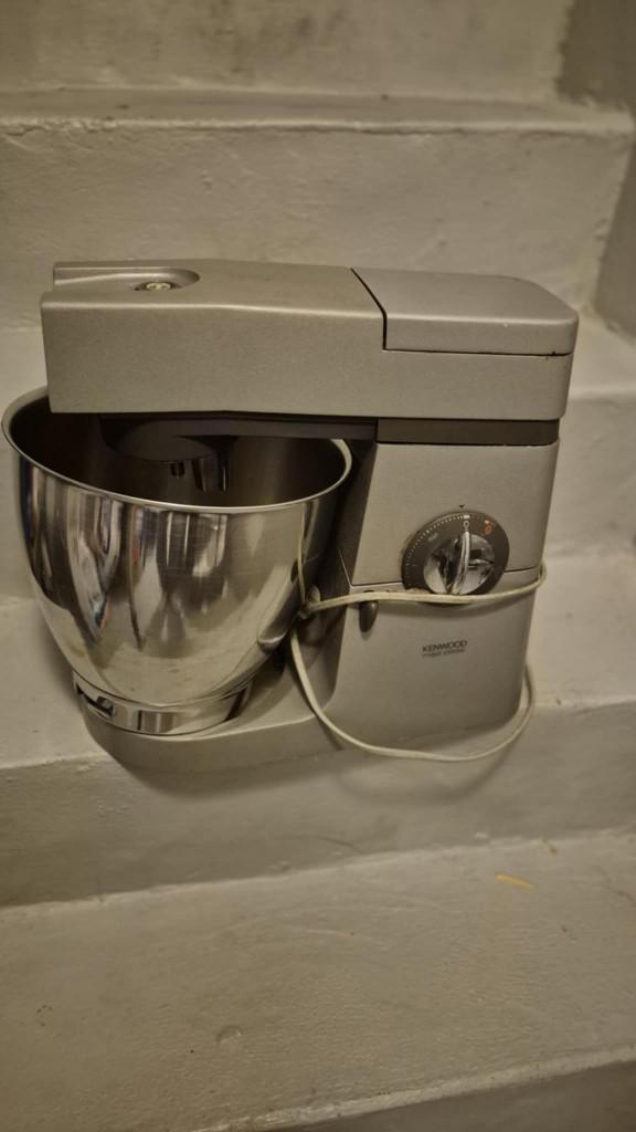 Kenwood Major Classic keukenrobot – €75, Elektronische apparatuur, Keukenmixers, Gebruikt, 2 tot 3 liter, 3 snelheden of meer