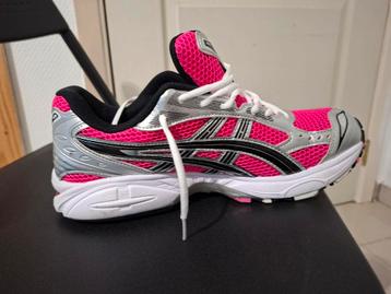 Asics Gel-Kayano 14 size EU 45/ US 11 beschikbaar voor biedingen