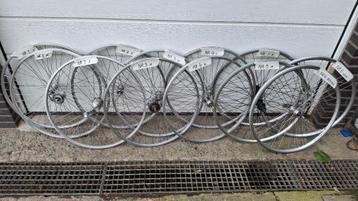 28" fiets wielset voorwiel achterwiel zijn in perfecte staat beschikbaar voor biedingen