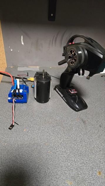 Esc moteur et radio traxxas xmaxx 8s beschikbaar voor biedingen