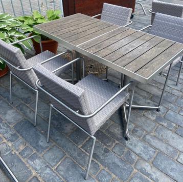 10ème table de patio + 40 chaises empilables