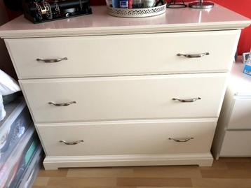 Grande commode 3 tiroirs (ikea)