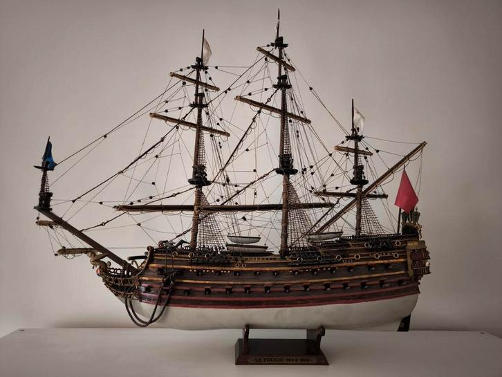 maquette montée du vaisseau "Le Phénix" (1664-1669) 112cm, Hobby & Loisirs créatifs, Modélisme | Bateaux & Navires, Neuf, 1:32 à 1:50