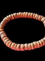 KRALENARMBAND VAN KOKOSHOUT, Beige, Nieuw, Ophalen of Verzenden, Met bedels of kralen