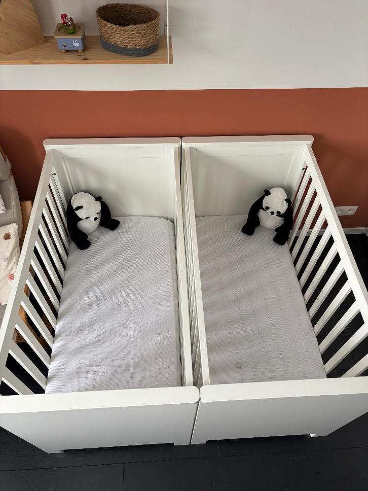 2x Ledikant met Aerosleep accessoires (vanaf maart 206), Enfants & Bébés, Berceaux & Lits, Utilisé, Lit, Enlèvement