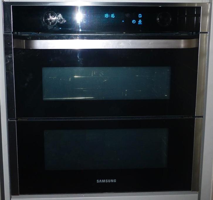 four Samsung avec double espace et tourne broche, Electroménager, Fours, Utilisé, Encastré, 45 à 60 cm, 45 à 60 cm, Air chaud