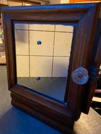 Antiek hangkastje, Ophalen