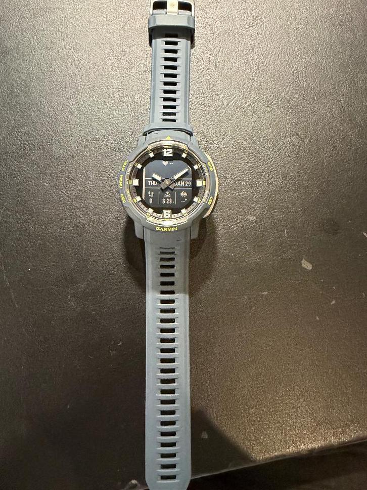 Crossover Garmin Distinct, Bijoux, Sacs & Beauté, Montres de sport, Comme neuf, Bleu, Distance, Bandage calorique, État, GPS, Battement de coeur