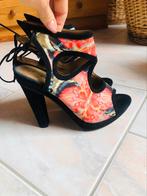 Chaussures à talon Desigual, Vêtements | Femmes, Chaussures, Comme neuf, Desigual, Orange, Chaussures à haut talons