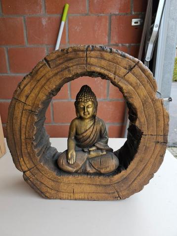 Mooie Buddha's,grijs,bruin/goud vanaf zittend in boomschors  beschikbaar voor biedingen