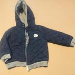 Veste bébé JBC – Matelassée & Réversible – 74 cm, Kinderen en Baby's, Babykleding | Maat 74, Ophalen, JBC, Zo goed als nieuw, Jasje