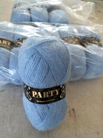 Feestgarenbal (9 ballen van 100 g blauw). beschikbaar voor biedingen