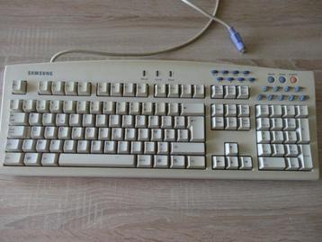 ② retro keyboards, ideaal als aanvulling op uw retro pc combo ...