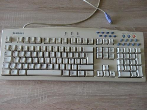 retro keyboards, ideaal als aanvulling op uw retro pc combo, Muziek en Instrumenten, Keyboards, Gebruikt, Overige merken, Ophalen of Verzenden