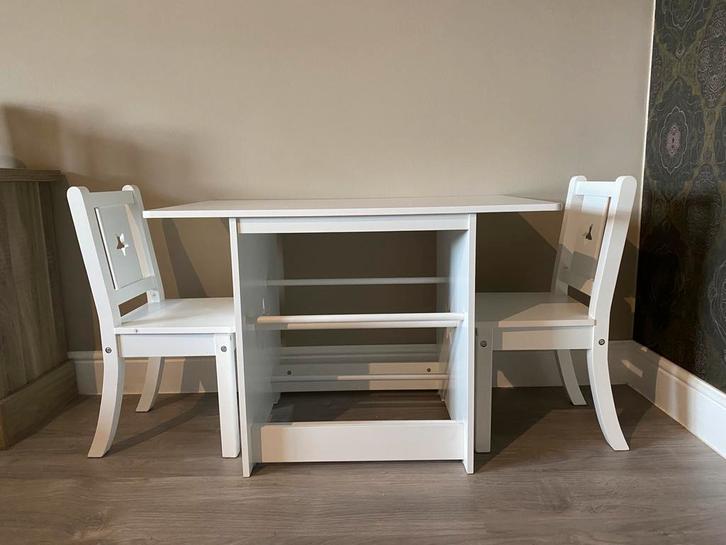 Kindertafel met 2 stoeltjes, Kinderen en Baby's, Kinderkamer | Tafels en Stoelen, Zo goed als nieuw, Tafel(s) en Stoel(en), Ophalen