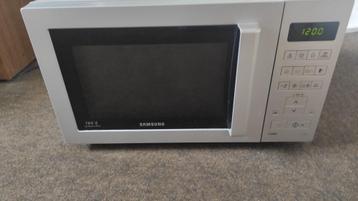 Four à micro-ondes Samsung, Electroménager, Gril, Enlèvement, Utilisé, 45 à 60 cm