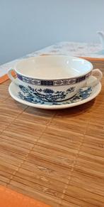 soeptas plus bordje Blue onion Staffordshire, Huis en Inrichting, Keuken | Servies, Overige stijlen, Kop(pen) en/of Schotel(s)