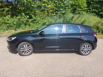 Hyundai i30 1.4 benzine - camera - GPS - euro 6 beschikbaar voor biedingen