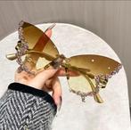 Lunette de soleil papillon gold pour femme, Bijoux, Sacs & Beauté, Lunettes de Soleil & Lunettes | Femmes, Enlèvement ou Envoi