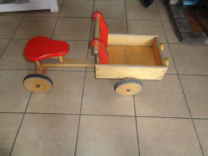 Kinder bakfietsje in hout 80  x 40 x 32 cm, Kinderen en Baby's, Speelgoed | Houten speelgoed, Gebruikt, Rij- of Hobbelspeelgoed