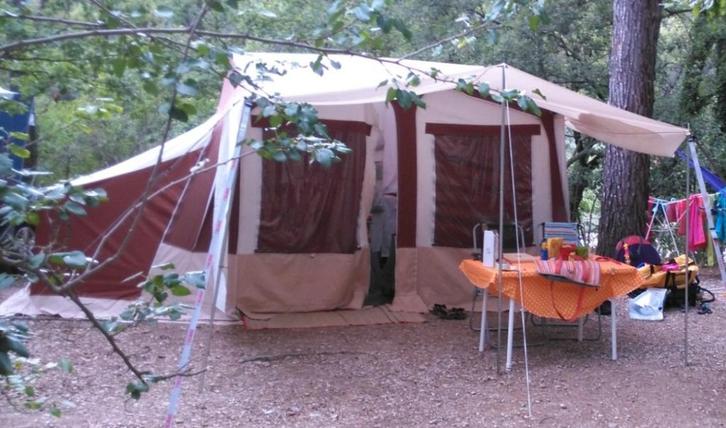 Vouwwagen, Caravans en Kamperen, Vouwwagens, Trigano, meer dan 6, Beige, Aanwezig, Ophalen