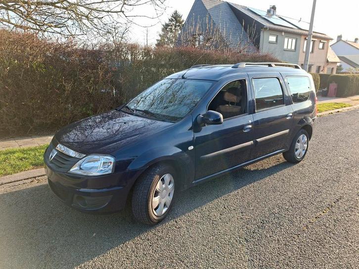 DACIA LOGAN 1.6i - 7 ZITPLAATSEN (2011) - EERSTE EIGENAAR, Auto's, Dacia, Particulier, Logan, ABS, Airbags, Centrale vergrendeling
