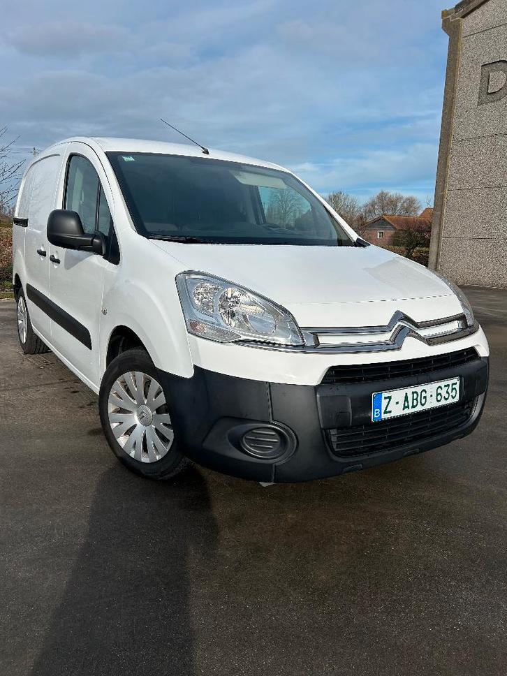 Citroen Berlingo HDI *trekhaak * 73.000km * nieuwstaat*, Auto's, Bestelwagens en Lichte vracht, Bedrijf, ABS, Airbags, Airconditioning