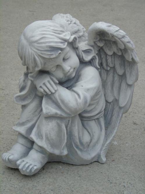 Angel, een stenen meisje dat aan het reconstrueren is, fanta, Tuin en Terras, Tuinbeelden, Nieuw, Engelenbeeld, Steen, Ophalen