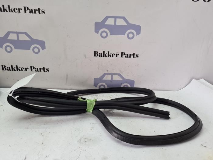 Achterkleprubber van een BMW 3-Serie, Auto-onderdelen, Carrosserie, BMW, Gebruikt, 3 maanden garantie