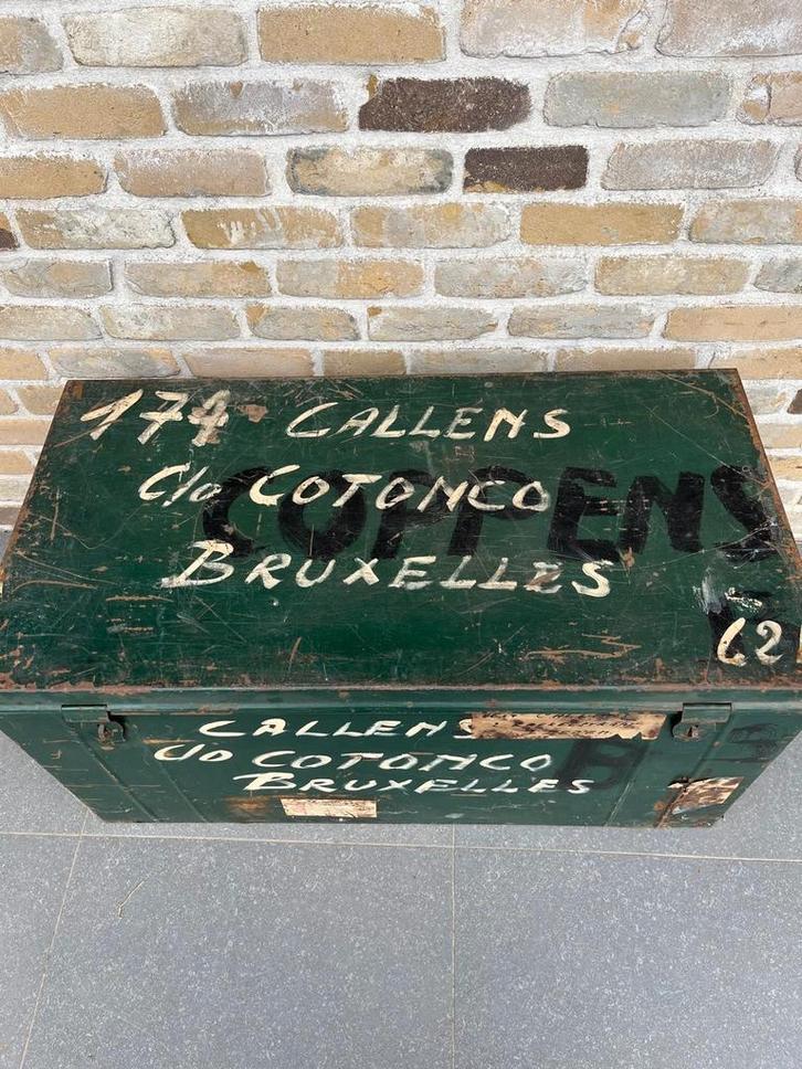 Antieke metalen kist, Antiek en Kunst, Curiosa en Brocante, Ophalen