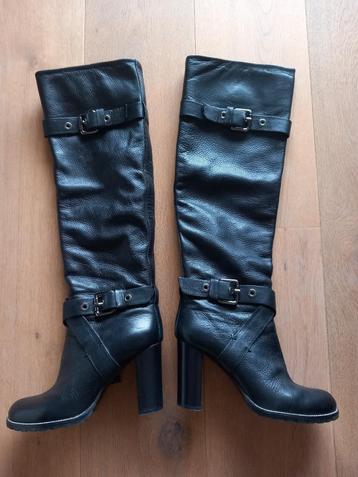 LAARZEN ZWART beschikbaar voor biedingen