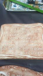 Plaque à ma soeur, Comme neuf