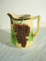 Cruche ancienne avec des raisins de Saint-Clément, Enlèvement ou Envoi