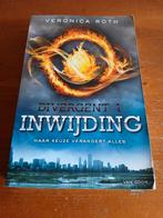 Veronica Roth divergent 1 inwijding, Boeken, Ophalen of Verzenden, Zo goed als nieuw
