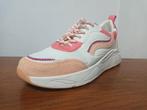 Basket femme taille 38 jamais porté (acheté 45€), Ophalen, Nieuw, Hardlopen, Hardloopschoenen
